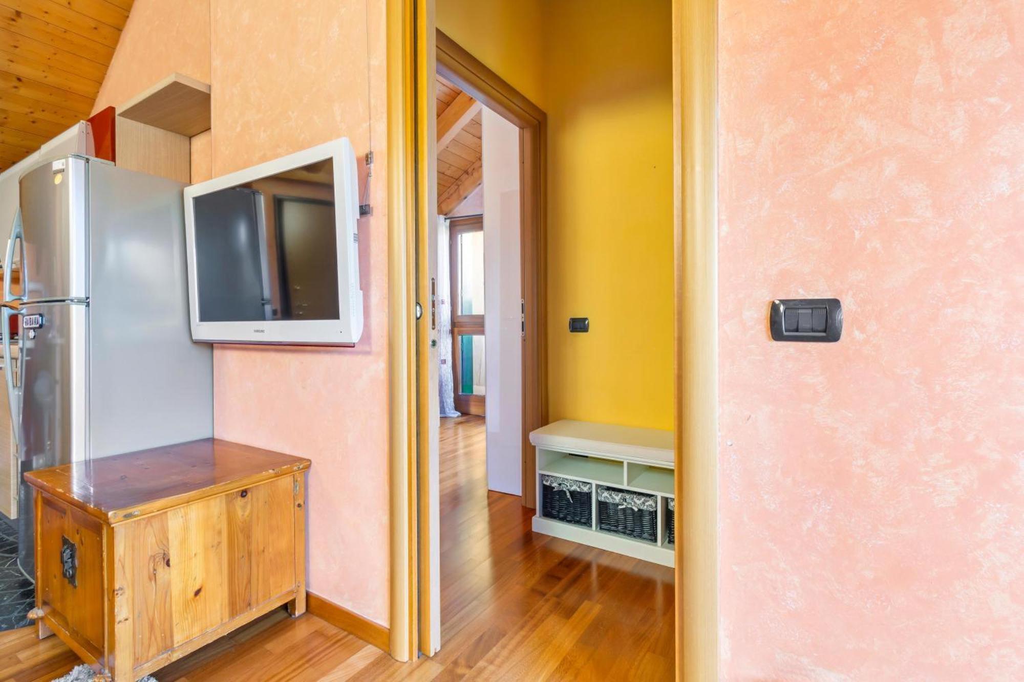 Lovely Orange House Viggiù エクステリア 写真