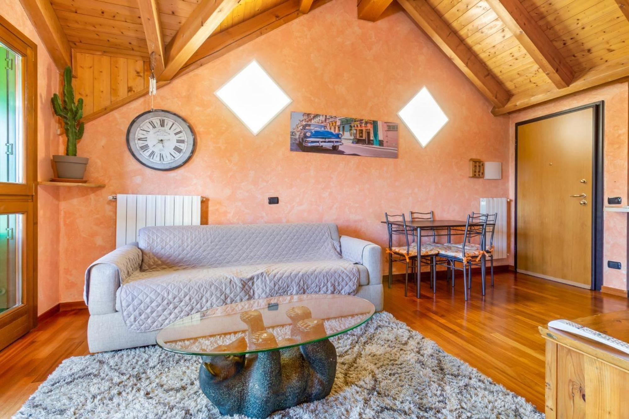 Lovely Orange House Viggiù エクステリア 写真